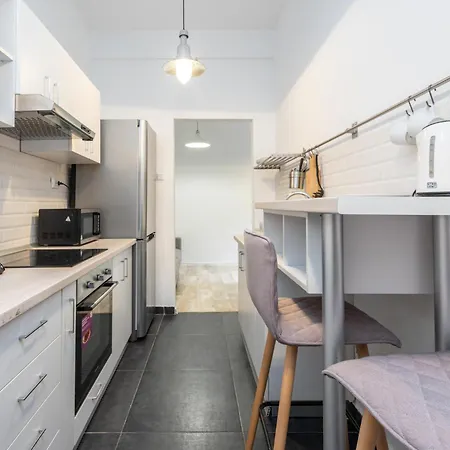 Funky Flat In Calea Victoriei Daire